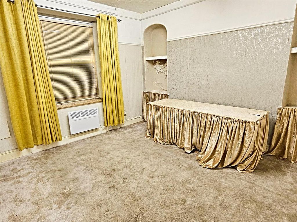 Property photo 3 of 14 Office 2