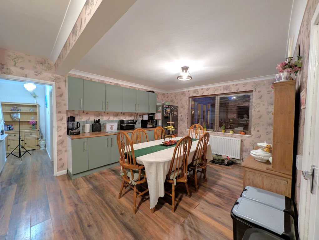 Property photo 2 of 20 Kitchen Diner