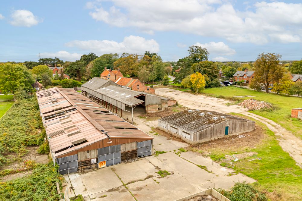 Property photo 3 of 16 Outbuildings