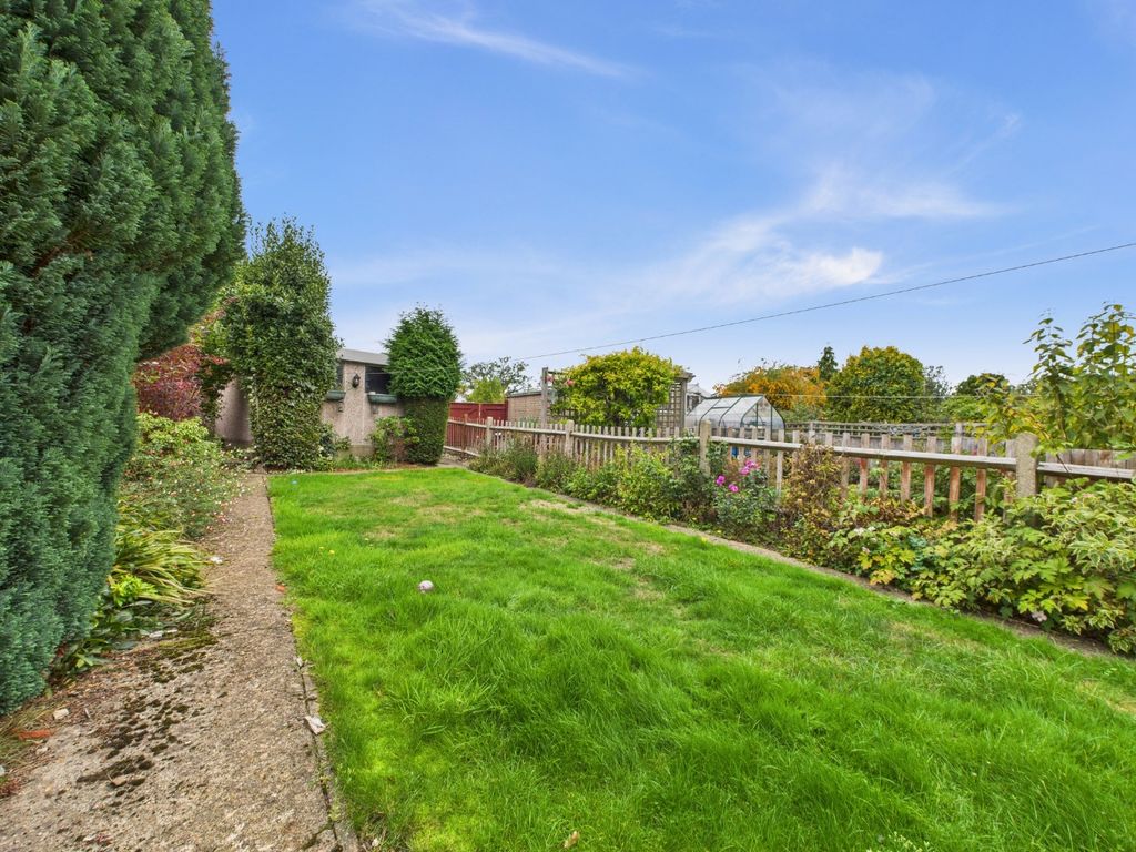 Property photo 2 of 12 4603443