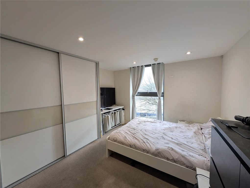 Property photo 3 of 5 Picture No. 18