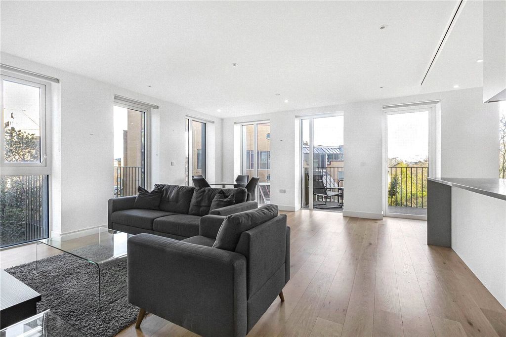 Property photo 3 of 24 Picture No. 33