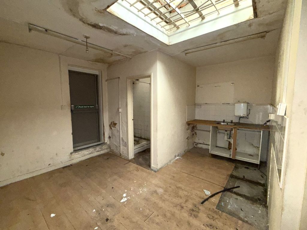 Property photo 3 of 4