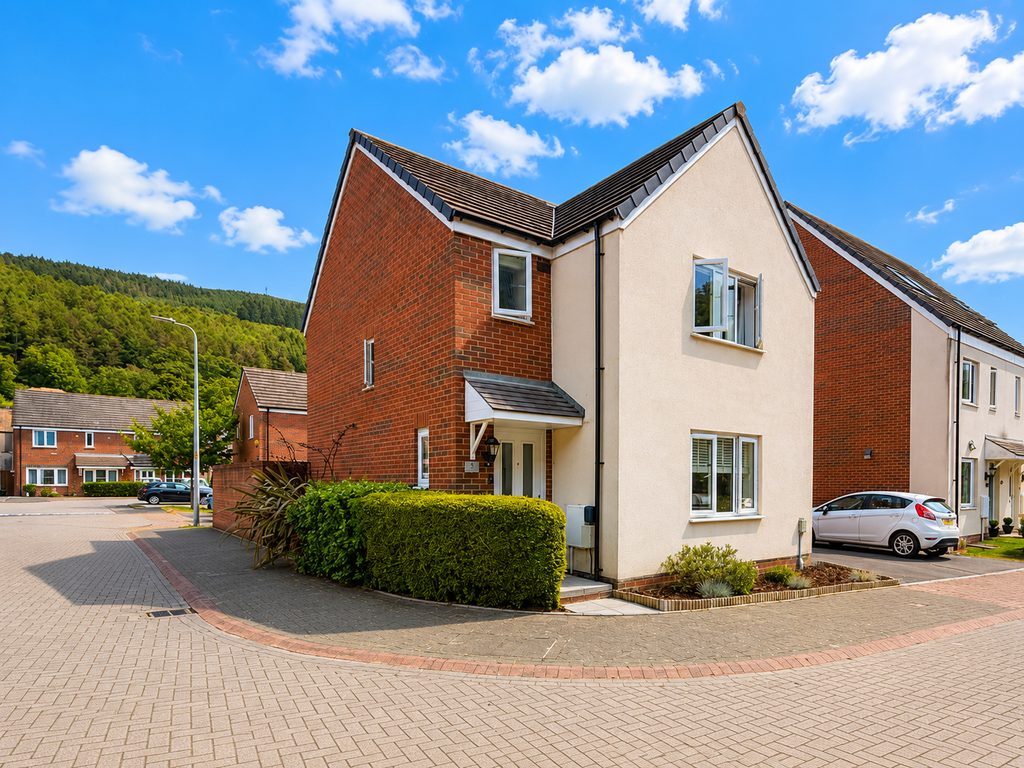 Property photo 1 of 18 13555Df2-Dfc6-4F0C-Aafb-94335A181674