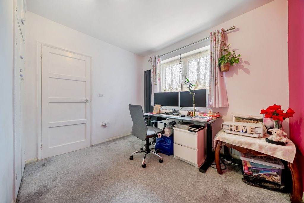 Property photo 3 of 17 1455133-12-69Fc80...