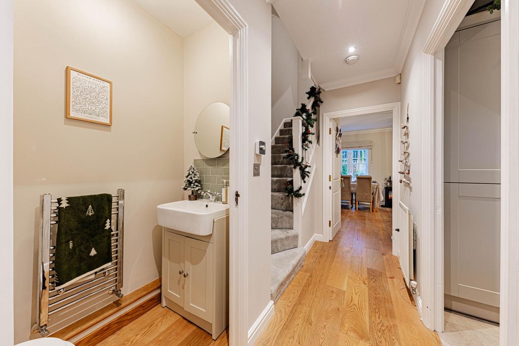 Property photo 3 of 17 Hallway