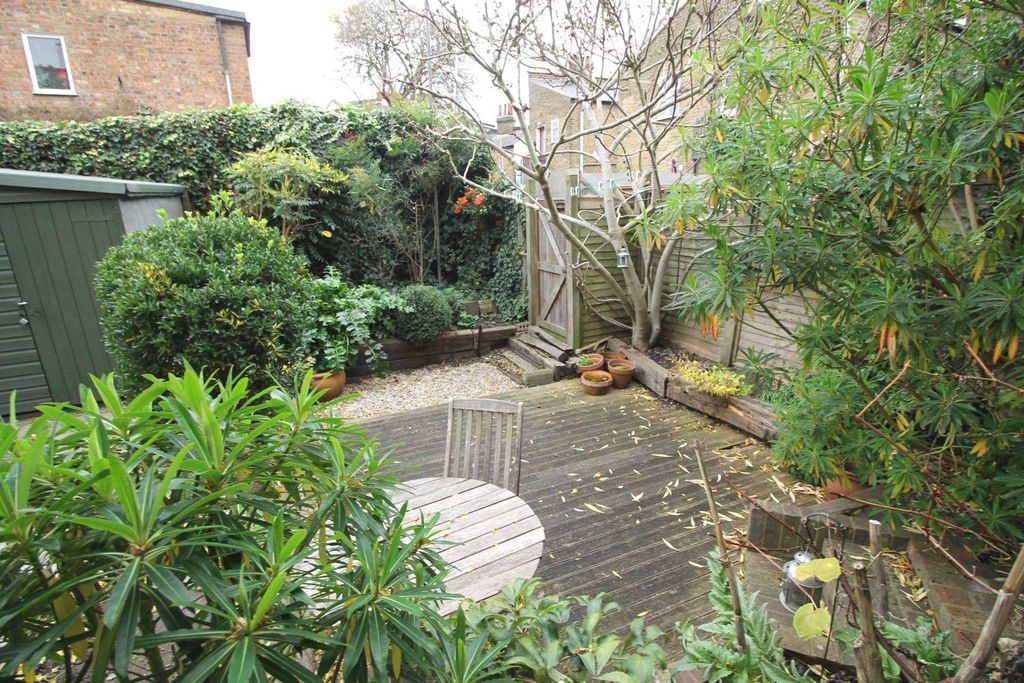 Property photo 2 of 5