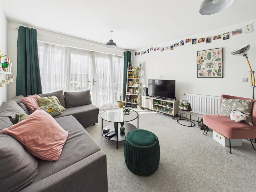 Property photo 3 of 13