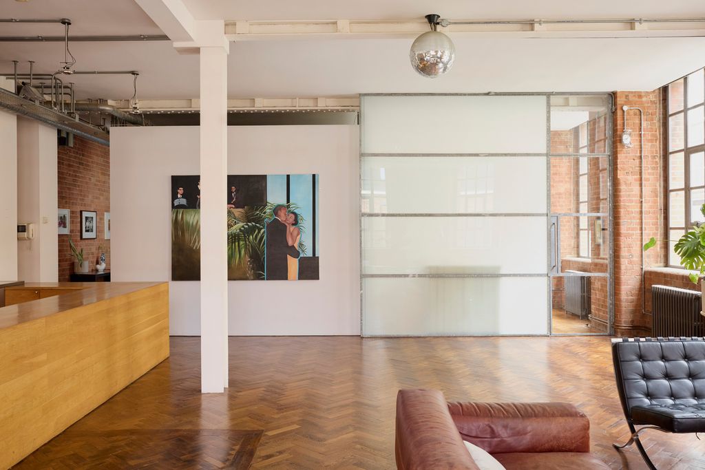 Property photo 3 of 20 286081 - The Modern House_The Factory_11.Jpg