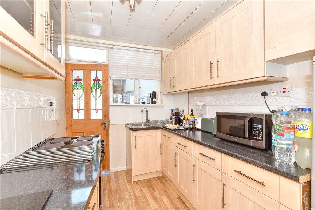 Property photo 2 of 9 Kitchen