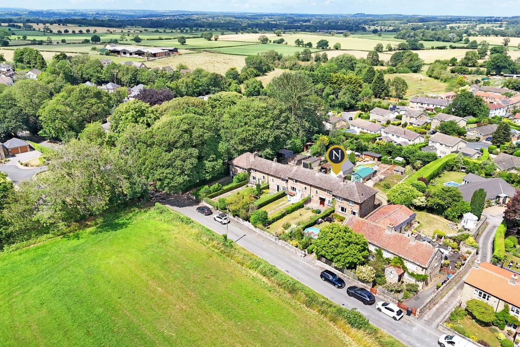 Property photo 3 of 33