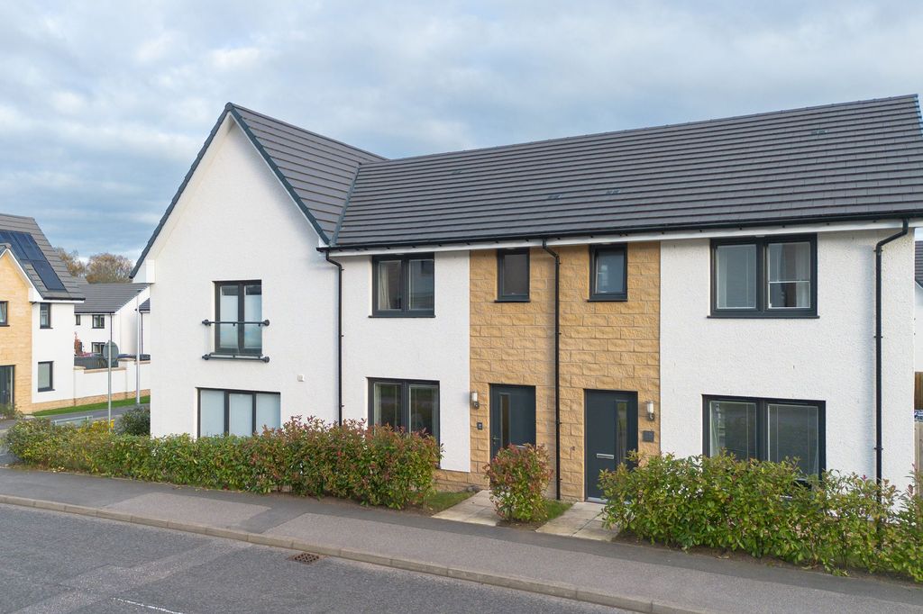 Property photo 1 of 26