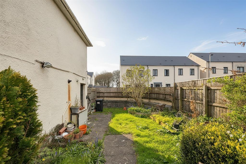 Property photo 3 of 15 Garden