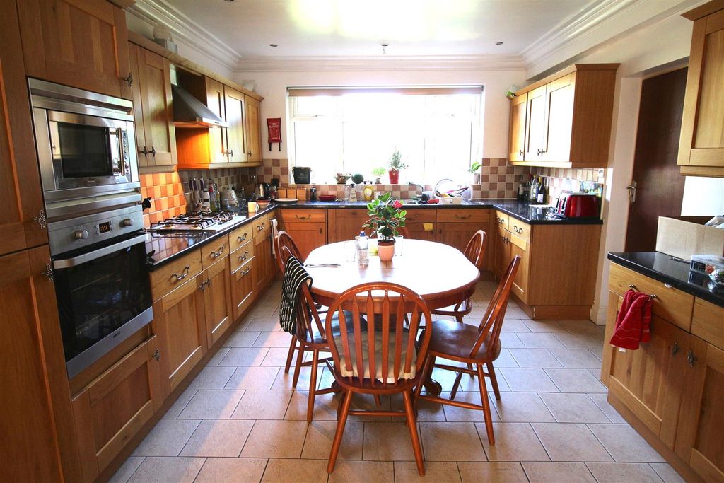 Property photo 2 of 11 Img_1803.Jpg