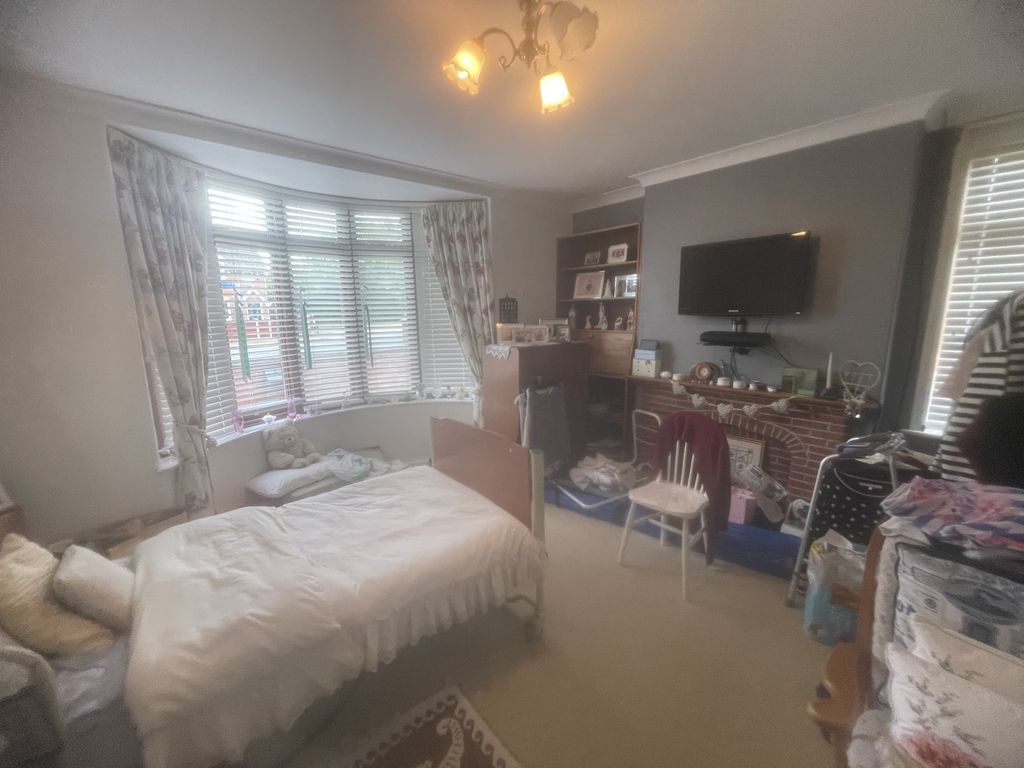 Property photo 2 of 14