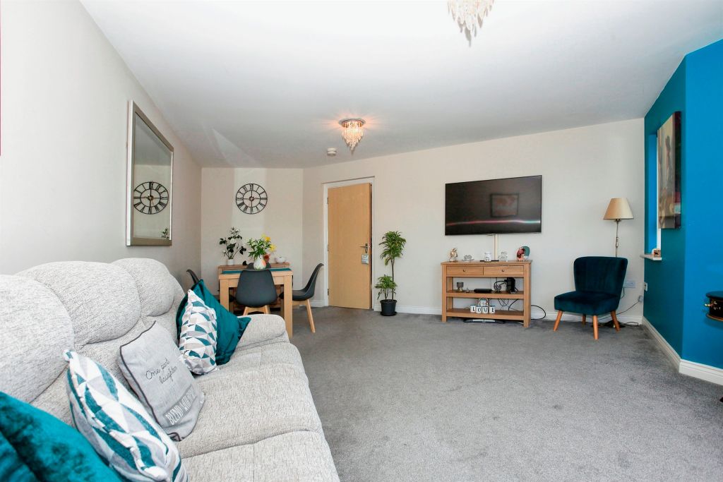Property photo 3 of 17