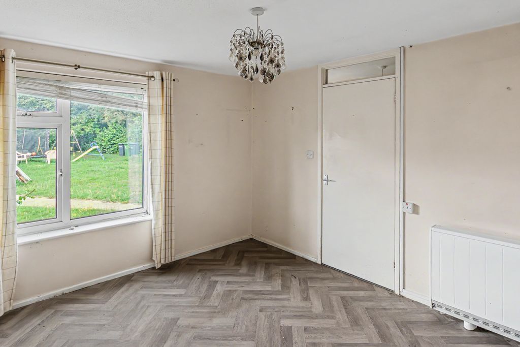 Property photo 2 of 15 135 Lime Kiln, Royal Wootton Bassett, Wiltshire, Sn4 7HQ