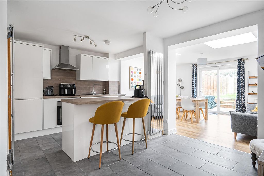 Property photo 2 of 19 11_77285.Jpg