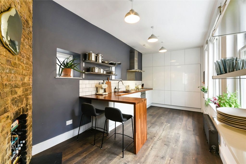 Property photo 2 of 13 Picture No. 04