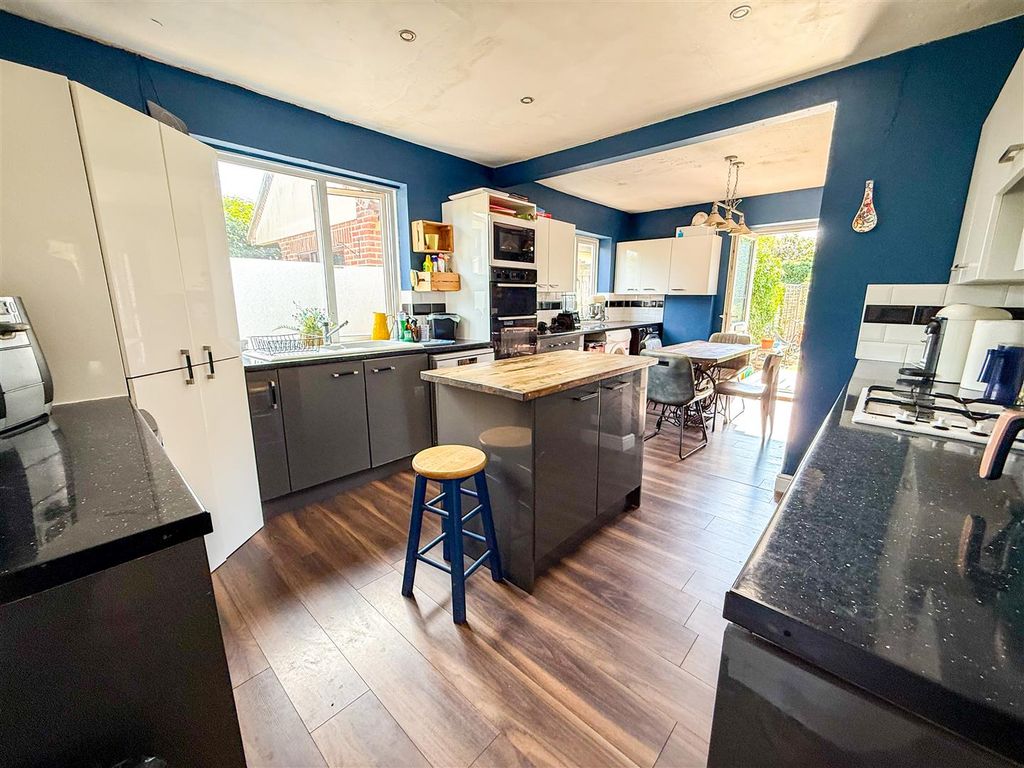 Property photo 3 of 21 Kitchen Diner