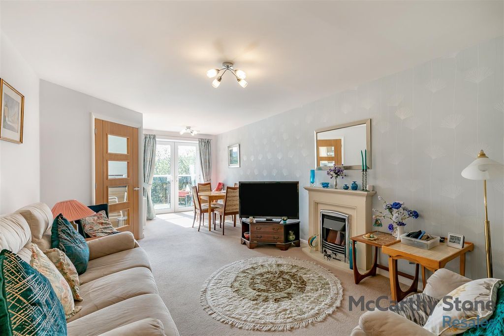 Property photo 2 of 25 8659918-Interior07.Jpg