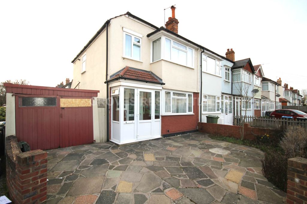 Property photo 1 of 9