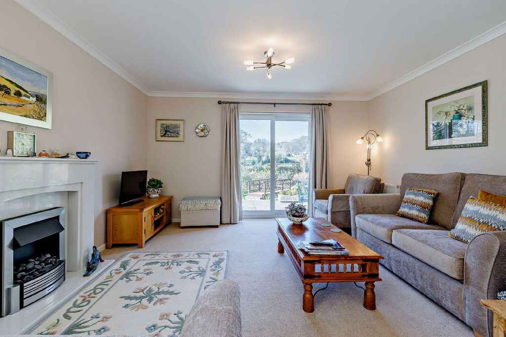 Property photo 2 of 22