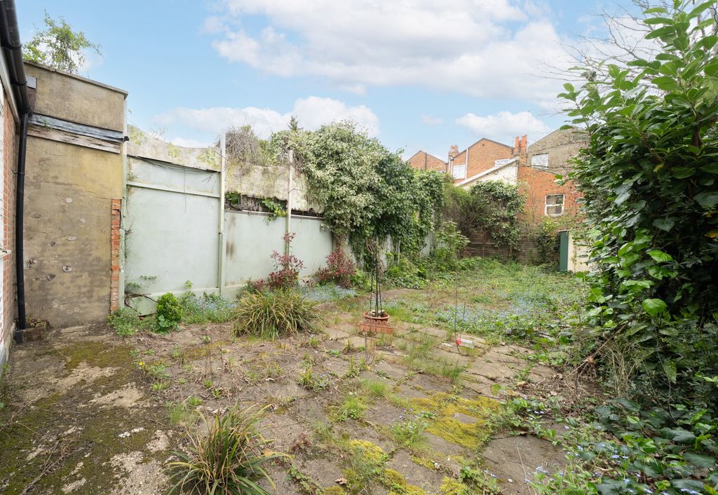 Property photo 2 of 8