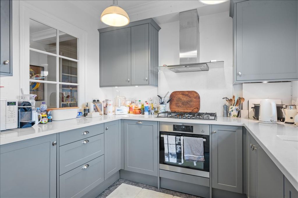 Property photo 3 of 20