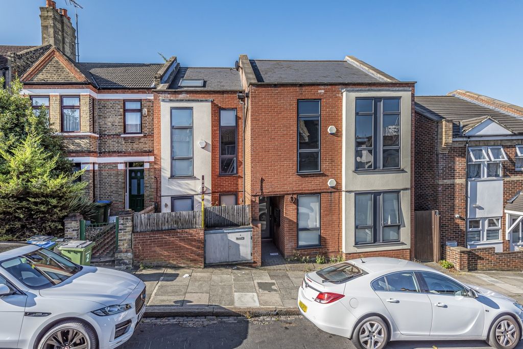 Property photo 1 of 6 External