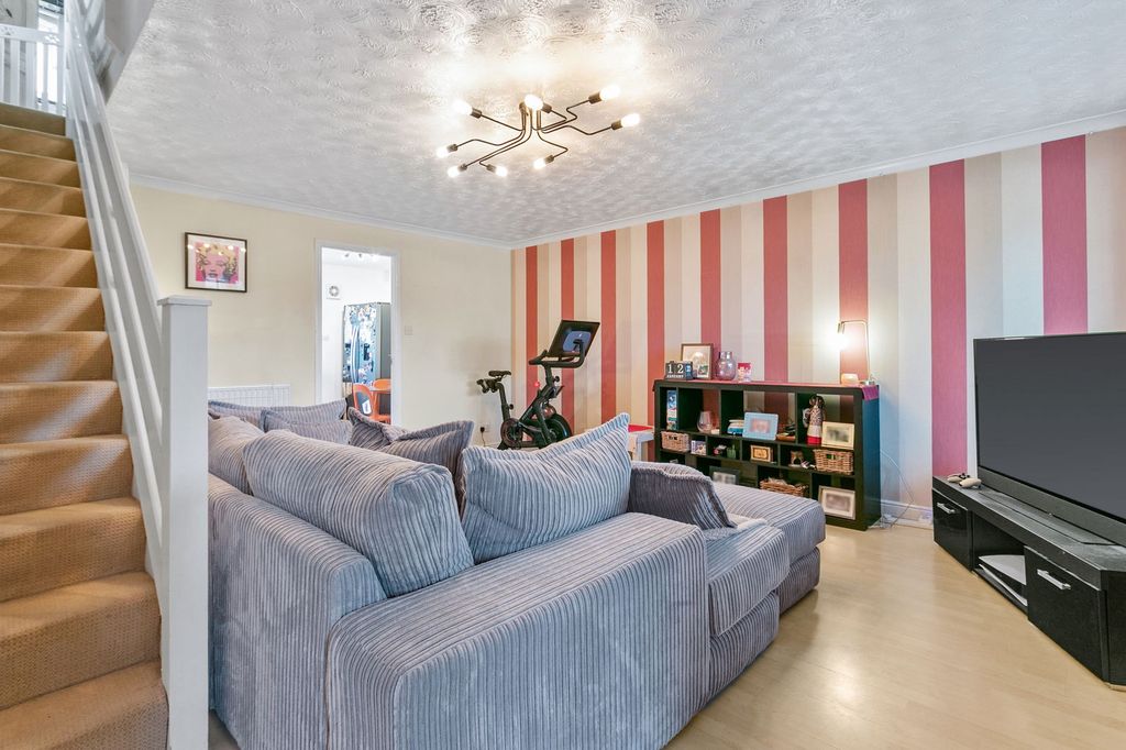 Property photo 3 of 12