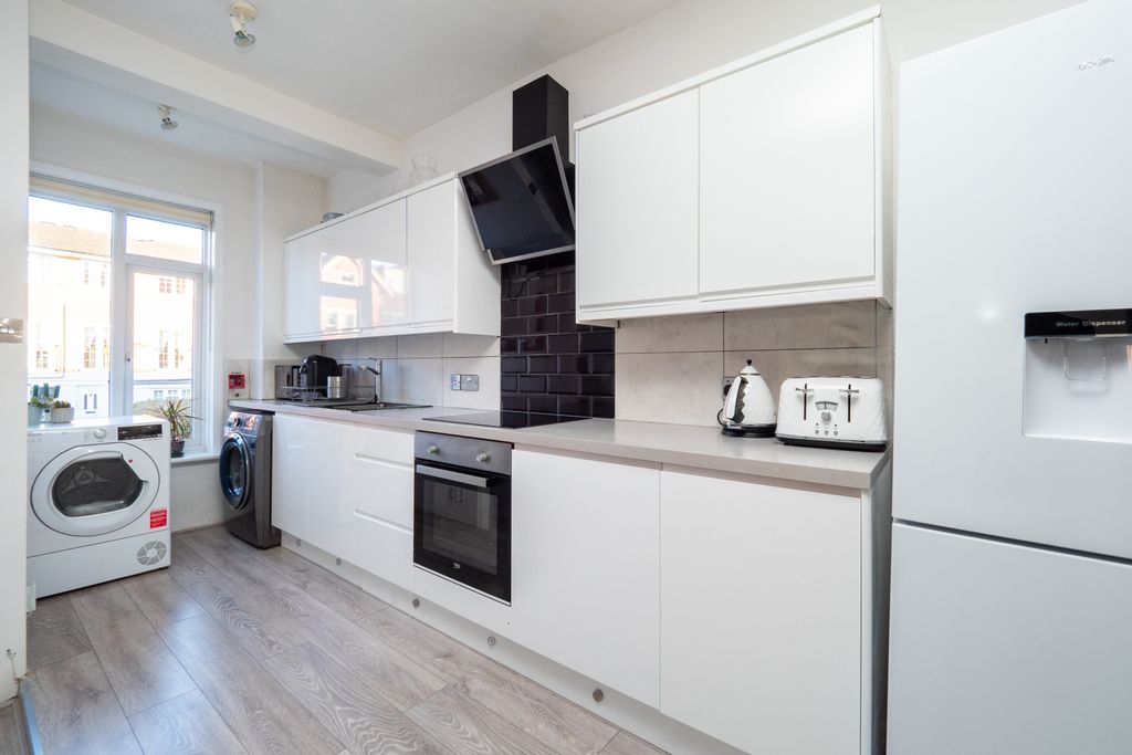 Property photo 2 of 8 Picture No. 02