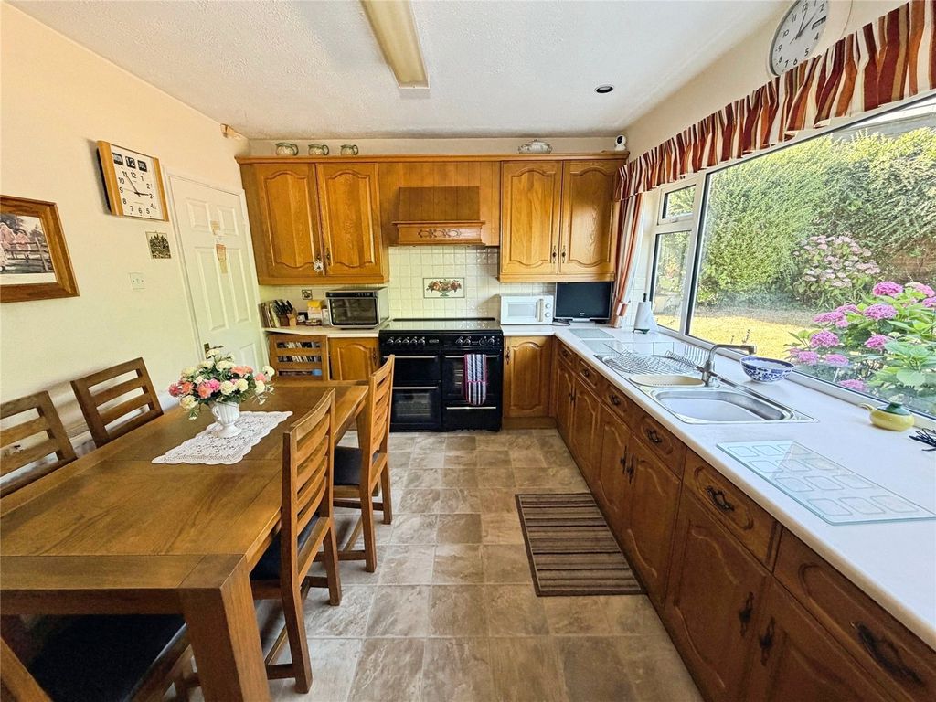 Property photo 2 of 30 Breakfast Kitchen