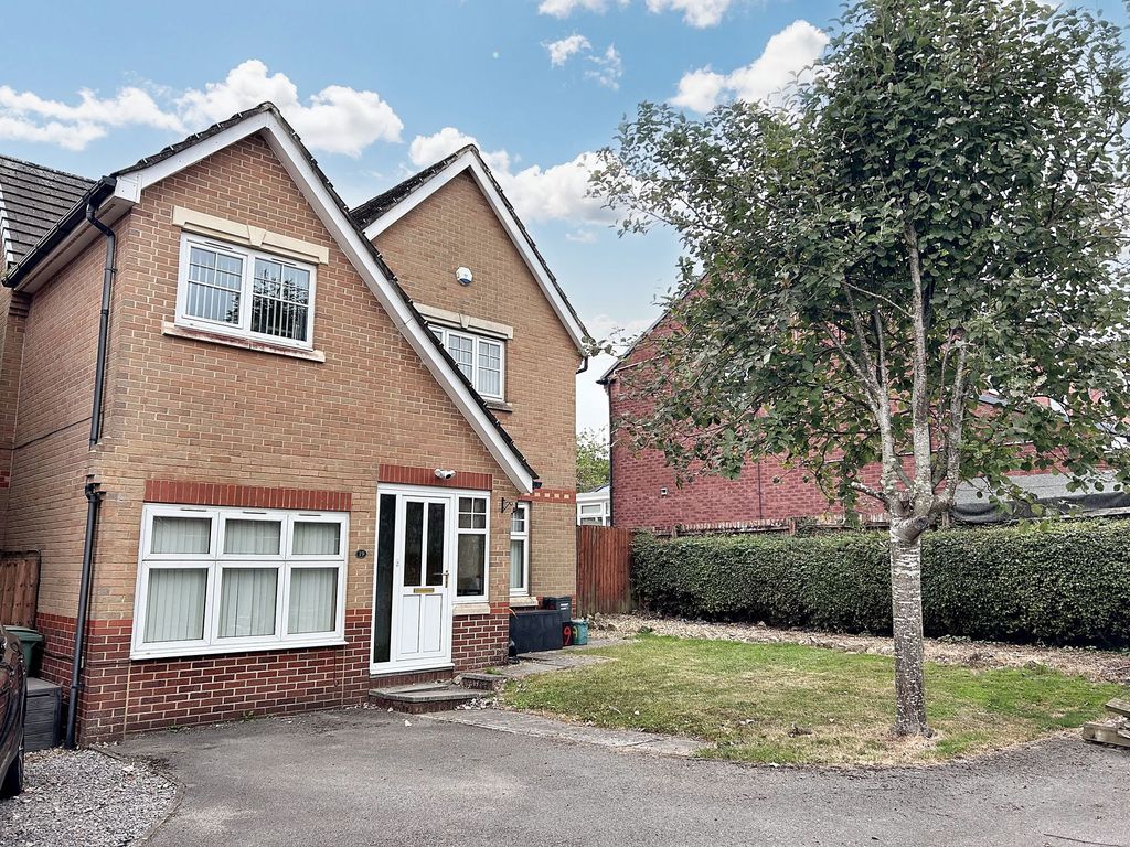 Property photo 1 of 32