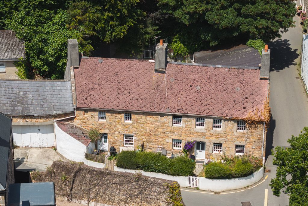 Property photo 1 of 20