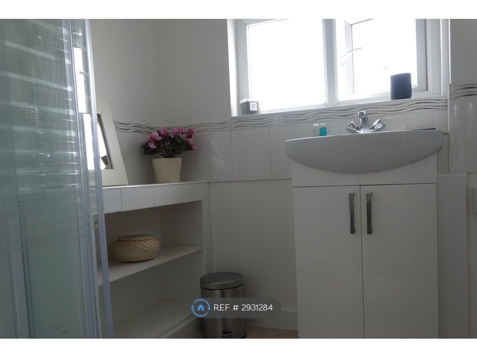 Property photo 2 of 5 Shower Room