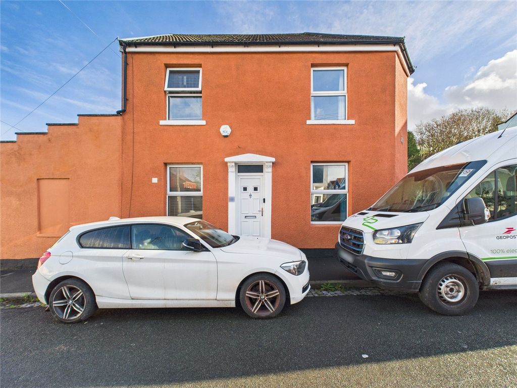 Property photo 2 of 23 Picture No. 10