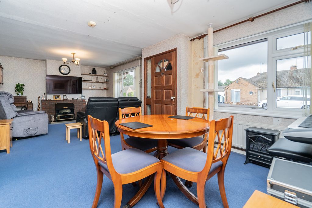 Property photo 3 of 19