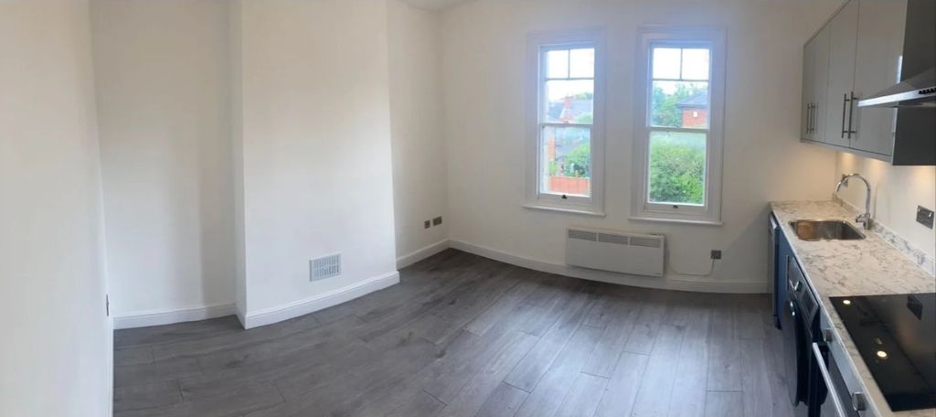 Property photo 2 of 8 Lounge