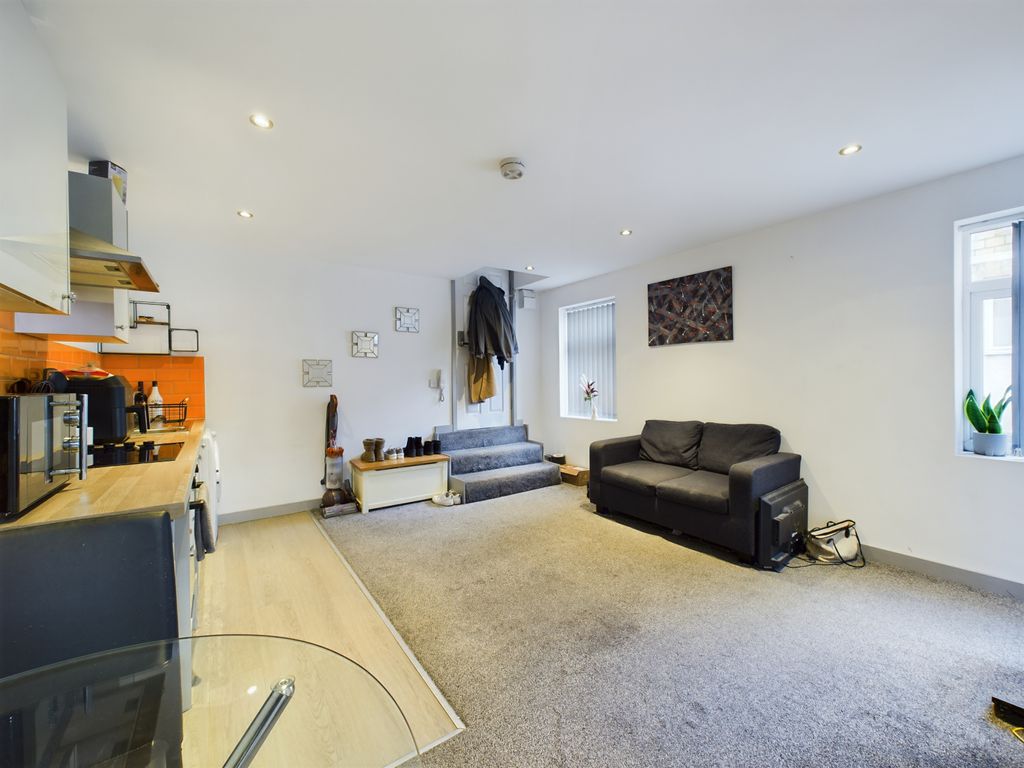 Property photo 1 of 5 1 Bedroom Apartment For Sale