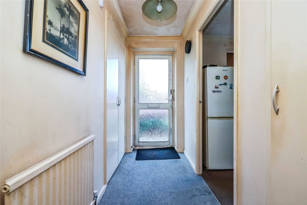 Property photo 2 of 17 Picture No. 24