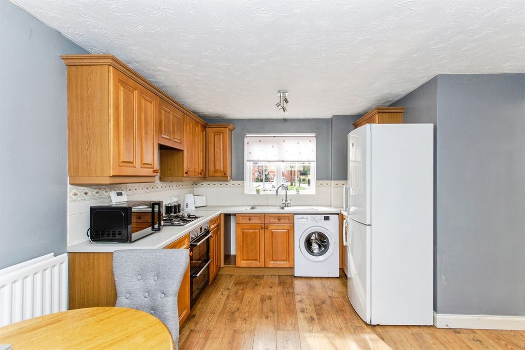 Property photo 2 of 15