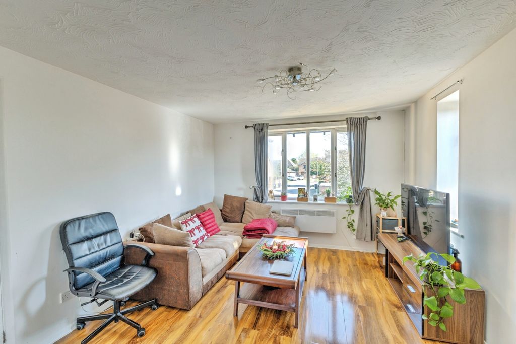 Property photo 3 of 13