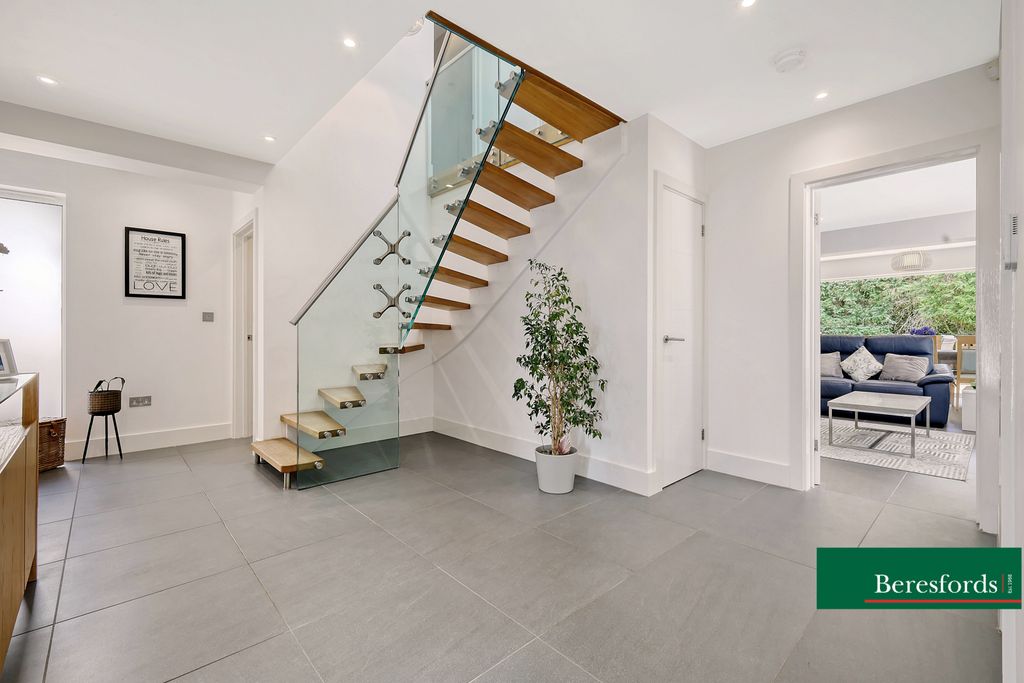 Property photo 2 of 23 Picture No. 26