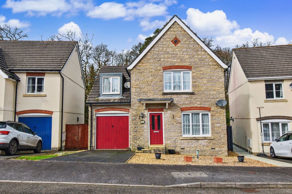 Property photo 1 of 16