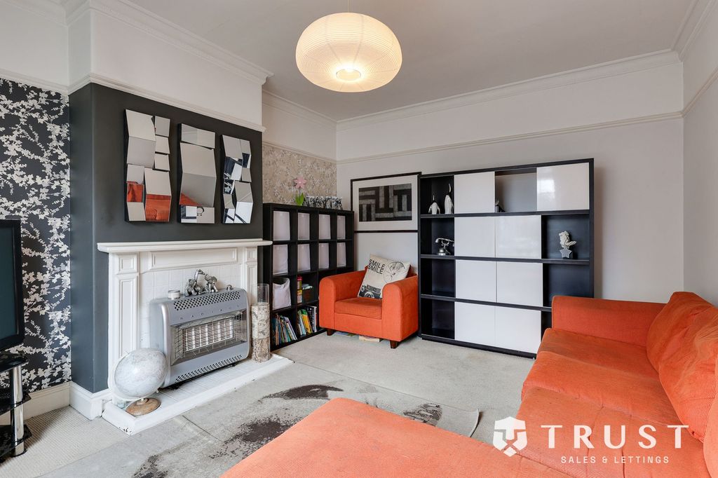 Property photo 3 of 26