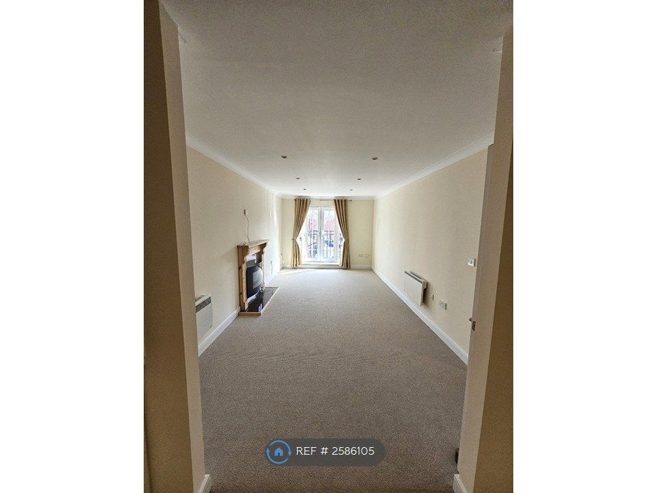 Property photo 1 of 12 Lounge