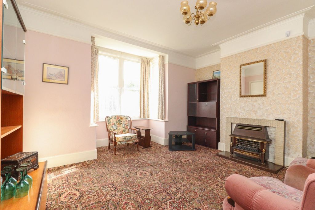 Property photo 2 of 14 Picture 2