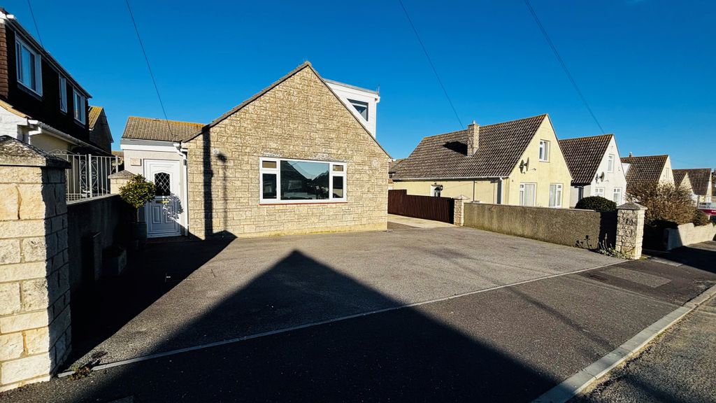 Property photo 1 of 20 19 Westcliff Road Front Of House Photo