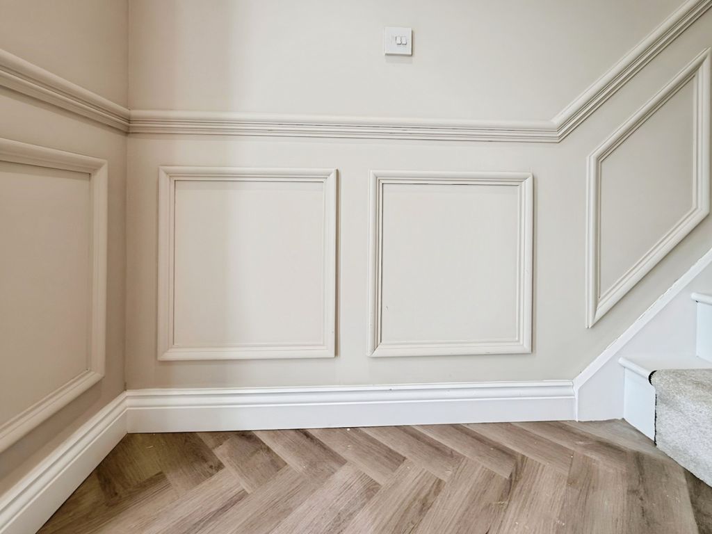 Property photo 2 of 49 3980233